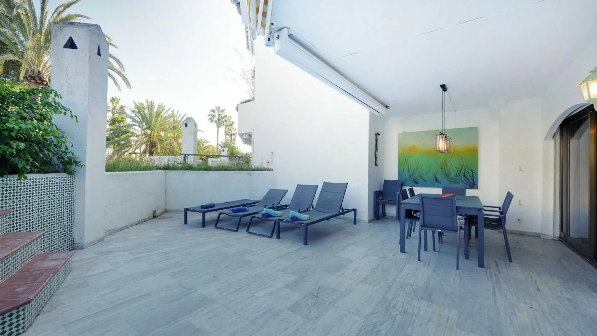 2033 Modern 3 Bed Large Terrace With Sun Loungers Apartment Marbella 0*,  Spain