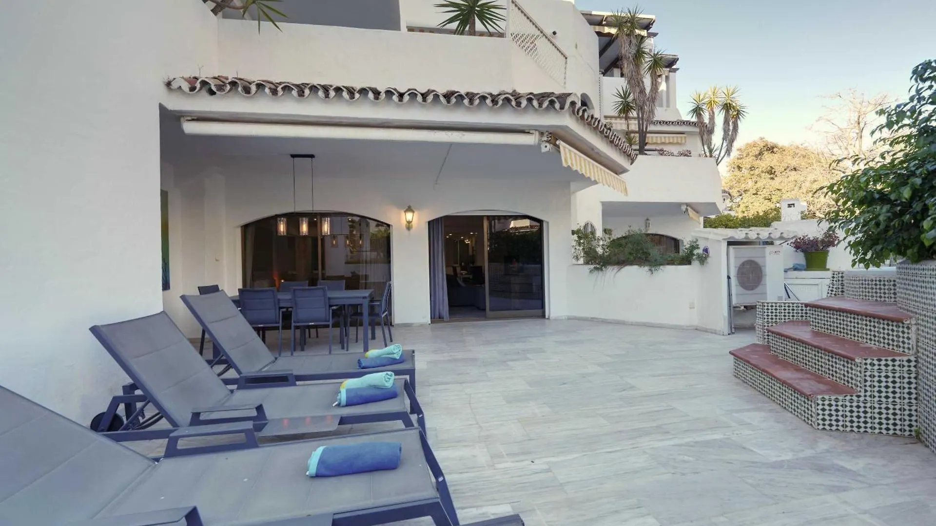 2033 Modern 3 Bed Large Terrace With Sun Loungers Apartment Marbella