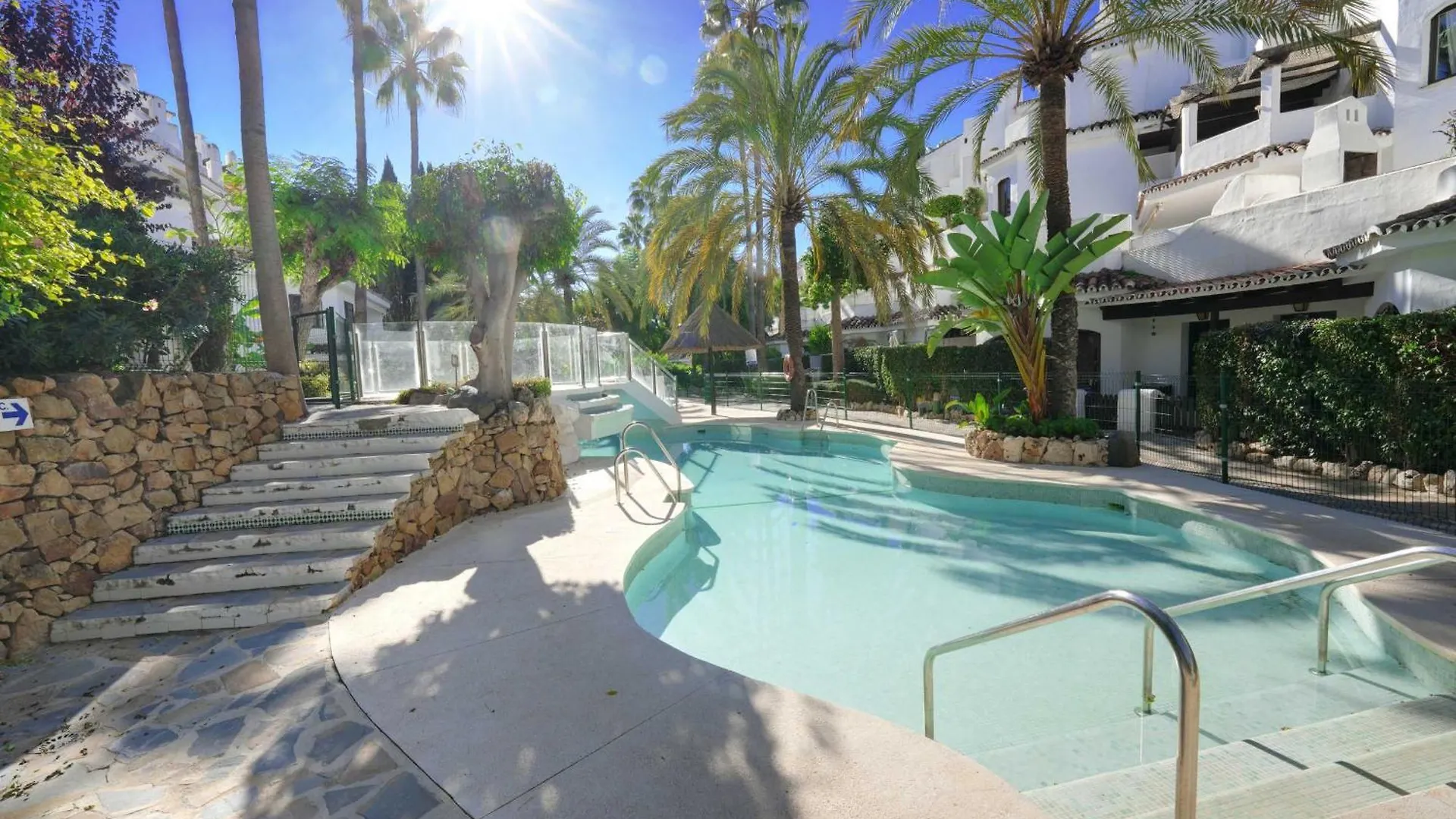 2033 Modern 3 Bed Large Terrace With Sun Loungers Apartment Marbella Spain