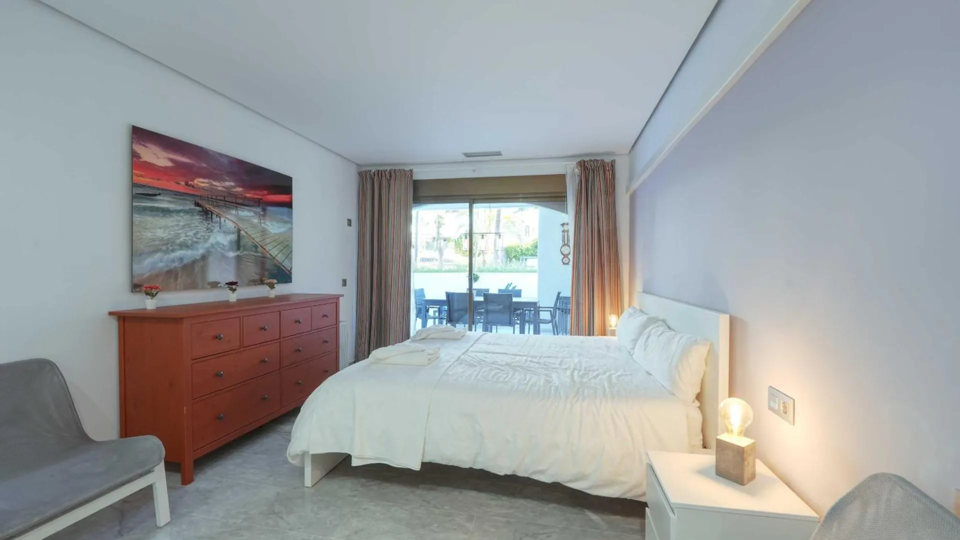 2033 Modern 3 Bed Large Terrace With Sun Loungers Apartment Marbella Spain