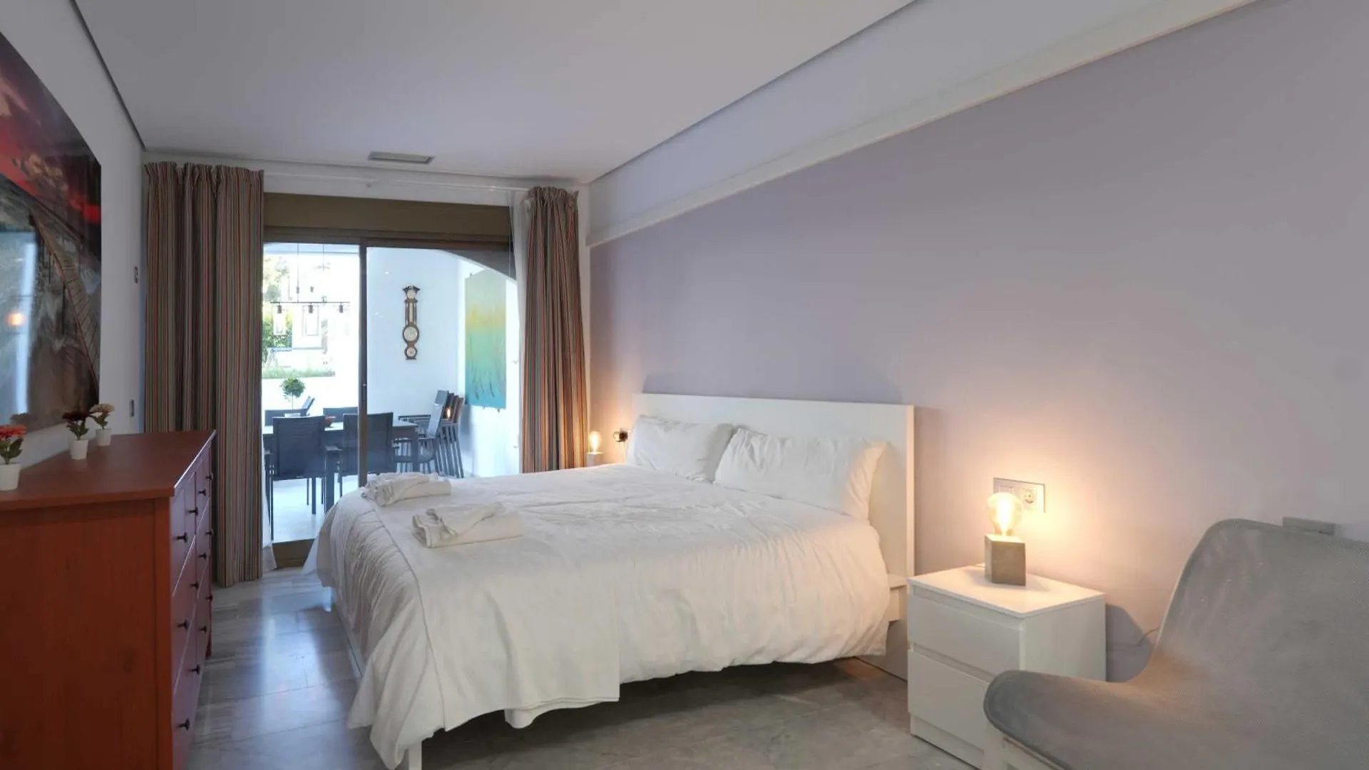 2033 Modern 3 Bed Large Terrace With Sun Loungers Apartment Marbella 0*,  Spain
