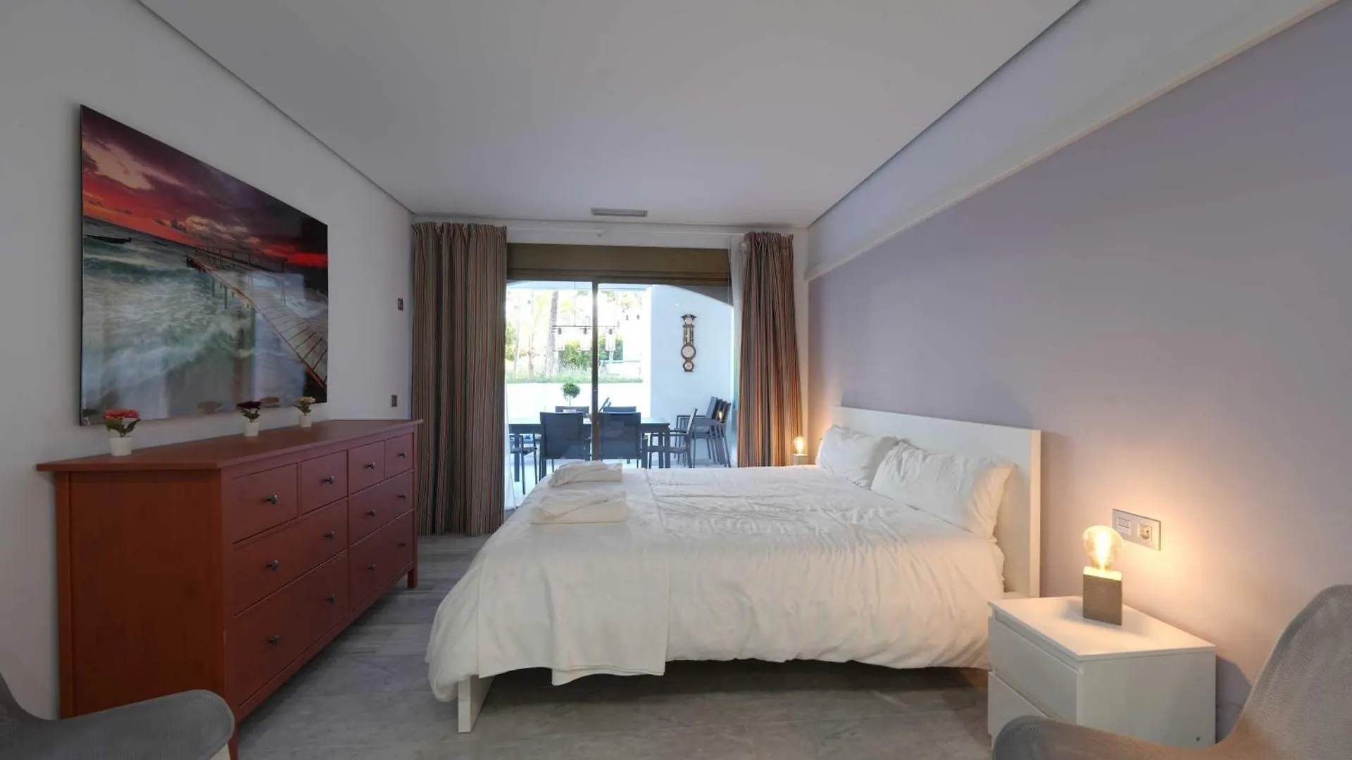 2033 Modern 3 Bed Large Terrace With Sun Loungers Apartment Marbella