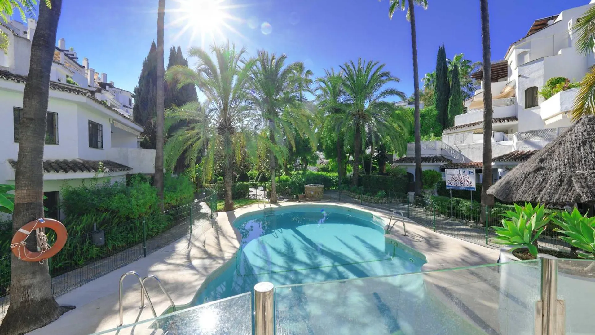 2033 Modern 3 Bed Large Terrace With Sun Loungers Apartment Marbella