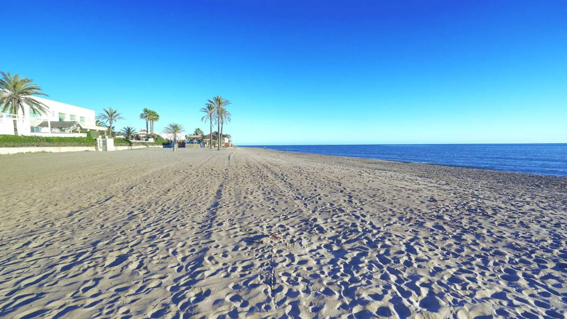 2033 Modern 3 Bed Large Terrace With Sun Loungers Apartment Marbella Spain