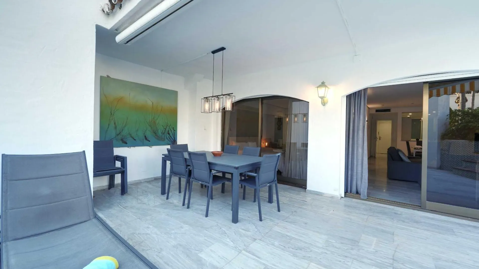 2033 Modern 3 Bed Large Terrace With Sun Loungers Apartment Marbella