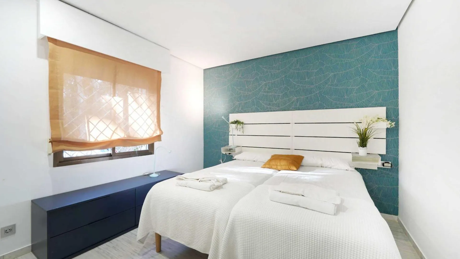 2033 Modern 3 Bed Large Terrace With Sun Loungers Apartment Marbella