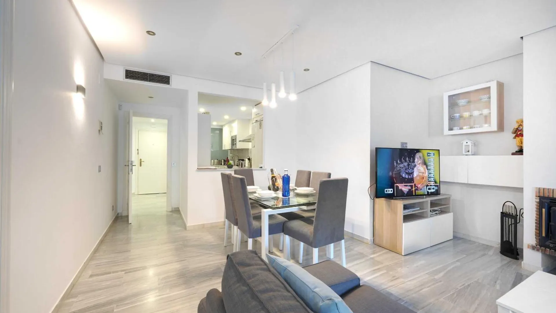 2033 Modern 3 Bed Large Terrace With Sun Loungers Apartment Marbella
