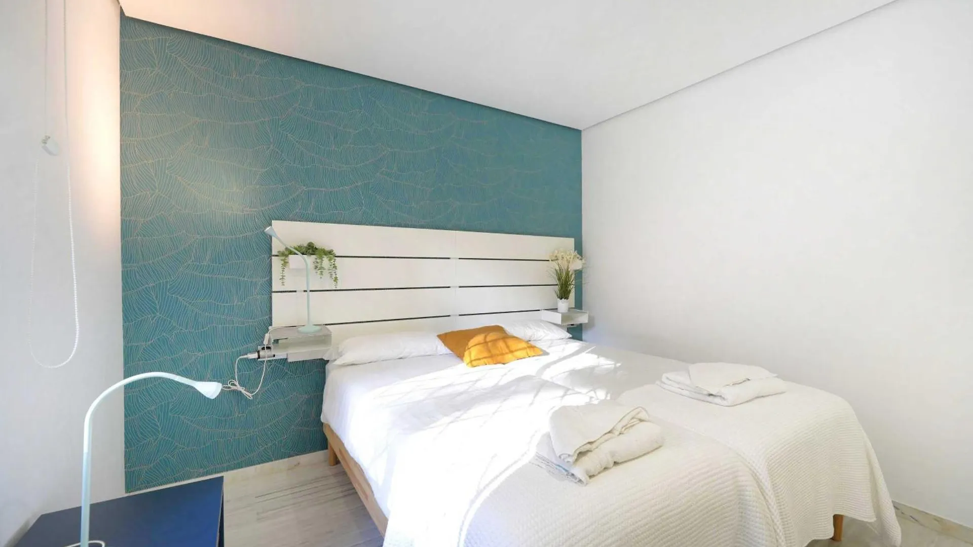 2033 Modern 3 Bed Large Terrace With Sun Loungers Apartment Marbella